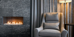 Плитка для отделки камина из натурального сланца фото. RKS SLATE Сланец Silver Grey Natural купить