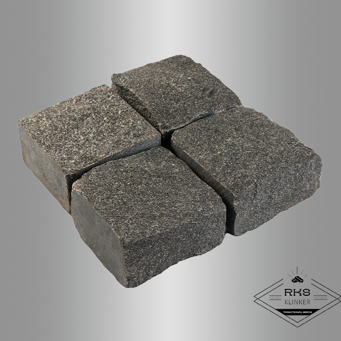 Гранитная брусчатка Габбро, Другорецкое, Пилено-колотая, 100x100x50 мм в Симферополе