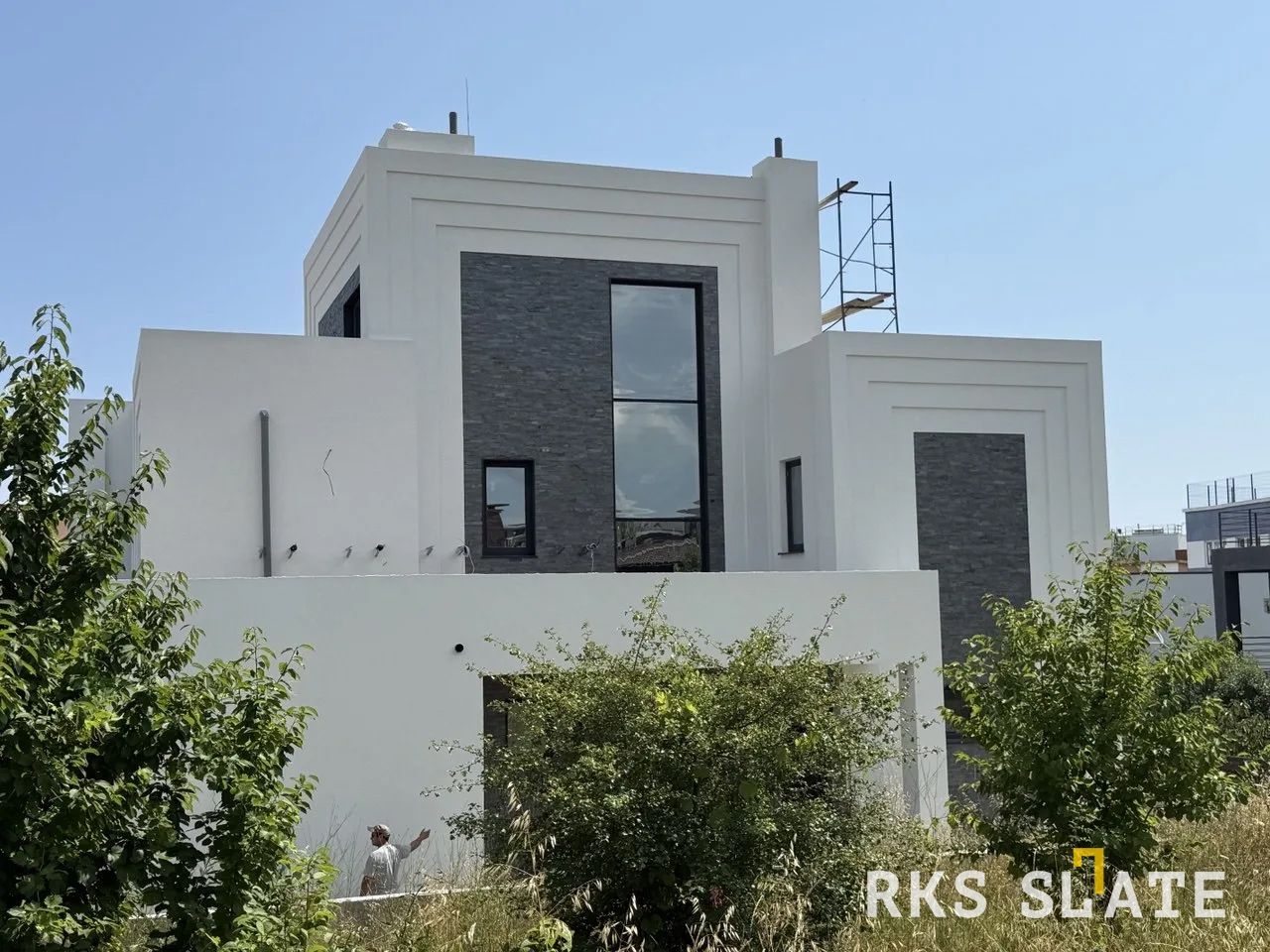 Как облицовочный камень Silver Grey Natural изменил фасад дома на юге