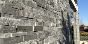 3D панели Кварцит RKS Slate Monsoon Black Rockface (фотоотзыв, фасад бани) (6)
