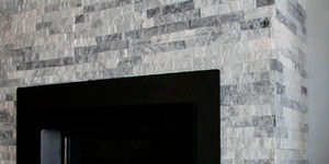 Камень для облицовки печей и каминов в виде 3D панели RKS SLATE Мрамор Cloudy Grey купить, фото после монтажа (2)