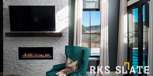 Отделка фасада камина из каменной 3D панели RKS SLATE Кварцит White Quartz Classic фото готового камина (18)