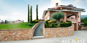 Каменный цоколь и подпорные стены фото проекта 3D панели RKS SLATE  Кварцит Biege Quartz Country заказать облицовочный камень онлайн (7)