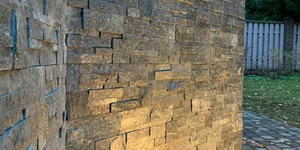 Черные каменные цоколь, подпорные стены и колонны фото 3D панели RKS SLATE Сланец Black Quartz Modern (1)
