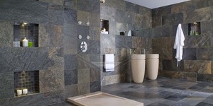 Каменная плитка для ванной, душевой, суны на стены и пол от RKS SLATE Сланец Deoli Green Brushed заказать с доставкой (5)
