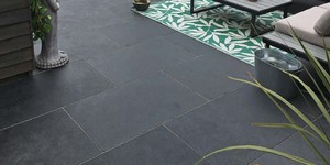 Мощение самым черным камнем фото - известняк Belgian Black от RKS SLATE купить  в РФ (1)