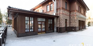 Фото объекта. Цоколь и крыльцо в отделке Гранитной плиткой Дымовская. Купить с доставкой (3)