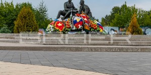 Тротуарная плитка БРАЕР Старый город Ландхаус белый и серый - Памятник военным финансистам. Ярославль (7)